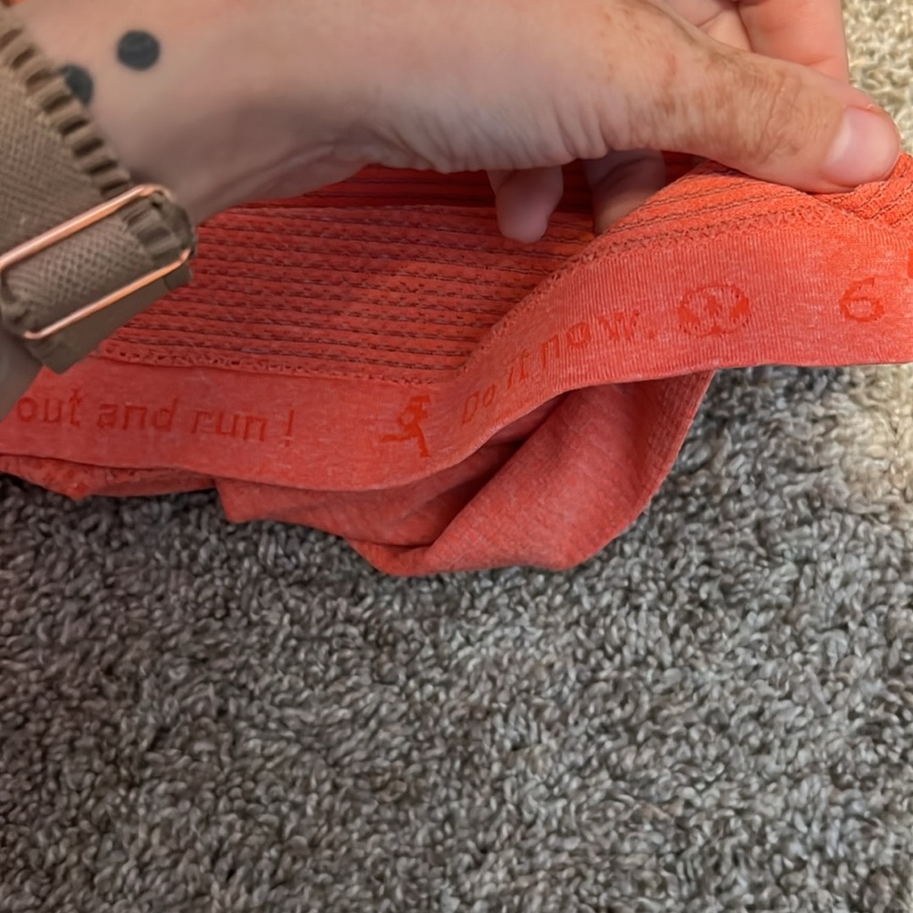 Lululemon Run: Swiftly Turtleneck Love Red Size 6 - Picture 12 of 15